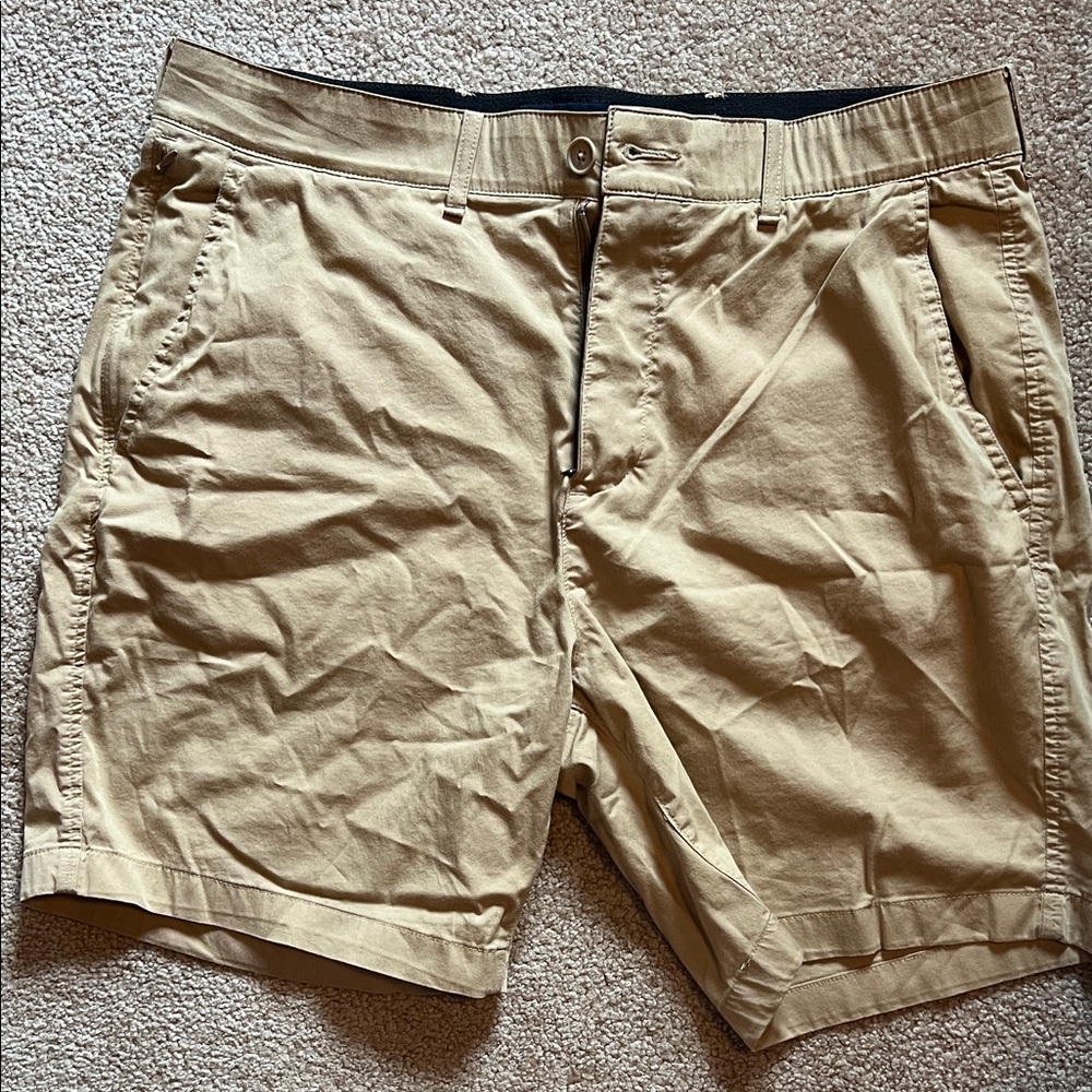 Men’s A&F all day short